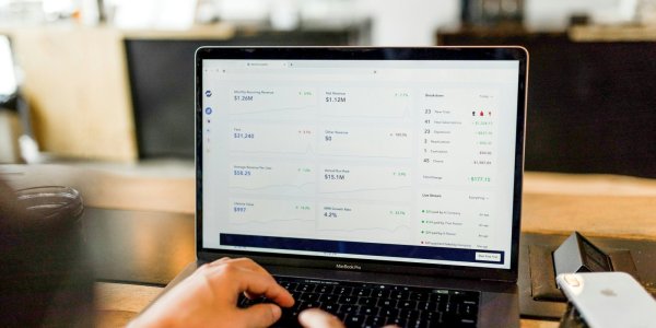 Jakie są rodzaje kampanii w Google (Search, Display, Performance Max itd.)